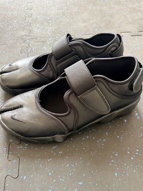 Nike Air Rift Black Leather